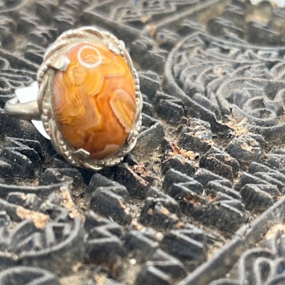 Sterling  Vintage Band Agate ring